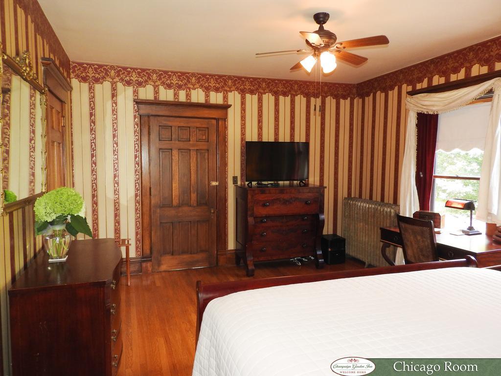 Champaign Garden Inn Exterior photo